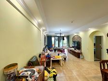 置换急售!全朝中庭!美式装修四房!几 到万达