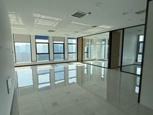 日租金1.5元,高新万达广场180平南向,山钢新天地广场