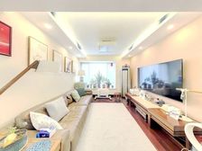 锦绣满堂非常正气,楼层好、采光佳,让您居住非常舒适!