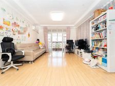 2000年商品房!好改三房!业主诚心出售!看房提前预约!