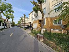 店长力荐同户型在售双拼 得一看!五房设计带车库!