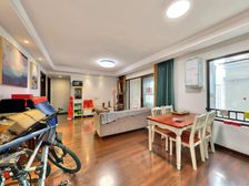 万科城臻园 4室2厅 东南