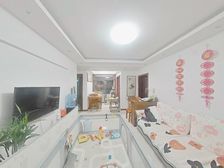 小区绿化高 南北通透 近22地铁口 中间楼层商品房!