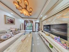 五彩城 3室1厅 东南