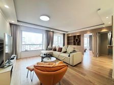 静安寺旁,花园小区,婚房装修,采光无遮挡,价格可谈,看房电联