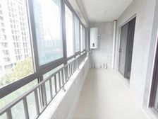 中铁五号院 132平3居 南向毛坯 着急出售