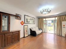 新上一楼带院子,位置安静,税费各付,可改两房