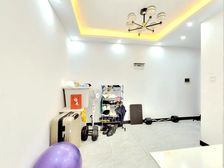 业主婚房装修 中间楼层采光好 周边商圈成熟 看房子随时