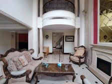 圣得恒业花园独栋 挑空客厅 朝南大花园 装修保养好 南临河