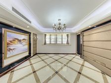 小区位置安静,三房朝南,电梯小高层,得房率高