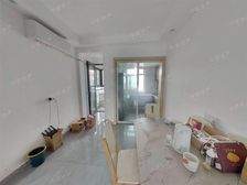 主卧朝南,环境优美,交通便利,居家装修