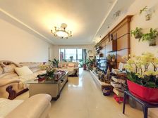 世涛天朗带固定车位,附带楼上宽敞明亮