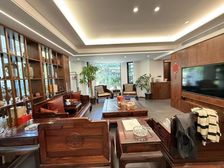 烫金地段 独栋别墅 带500平花园 加车库 中式豪装 拎包入