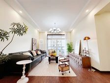 精装三房两厅双卫带家具家电出售