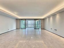 小区中间位置 四房三卫奢华大平层 全新未住人视野好