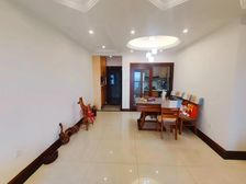 一线品牌家具家电 视野无遮档 通车库 9.5成新装修 急售