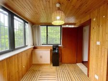 新上!赠送车位露台阳光房!出国诚售,价可谈,精装位置好有钥匙