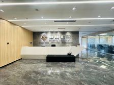 办公室出租 正电梯口配家具丨光合中心!855平赠200平