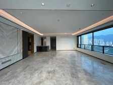 长嘉汇两江峯 头排看江看渝中半岛 重庆大平层天花板 全新未住