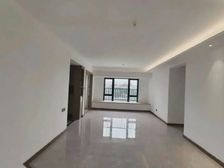 越秀龙湖天樾(82万卖,可谈10万)带车位,送全屋家私家电