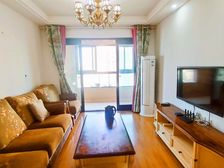 近医院 出行方便 中间好楼层 朝向好 近地铁 刚需小三居