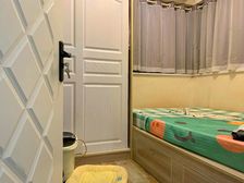 新商圈旁 17年小区 品质住家两房 门口商圈轻轨 价格可谈