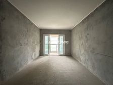 急售!汽博中心 双轻轨小洋楼三房 性价比高 随时看房