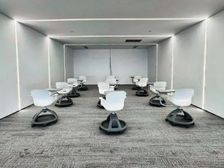 万达广场3个10个工位单价2.6元全部办公家具临地铁