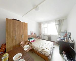 总价低,公园旁,交通方便,配套齐全。大红本