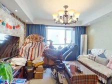 诚心出售 精装修 看房方便 三室 楼头 紧邻公园