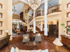 红砖英式独栋 花园占地1500平 10米挑高客厅