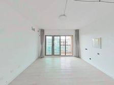 站台台上 一览众山小 俯瞰别墅群 体验高处不胜寒