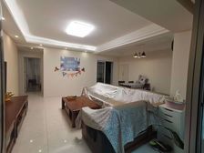 滴水湖馨苑(方竹路333弄) 3室2厅2卫