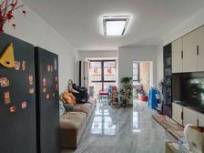 港城新天地旁,馨苑小区,两房精装修,得房率高,业主换房子,急