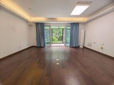 紧邻16号线地铁业主诚心出售。精装修。满五 南北通透