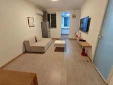 一楼有院子,随时可以看,好说话可以谈