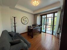 临地铁 低密度社区 医疗配套成熟 购物方便 房龄新 交通便利