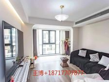 徐汇世外,新上三房!边套!一梯两户!停车方便!花园位置