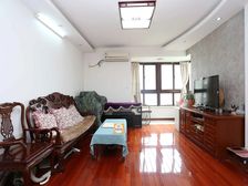 远香湖旁 精装双南纯边套 保养好中间楼层 位置佳 送部分家具