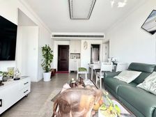 13年次新小区 电梯高层次顶楼 精装刚满2年全送 可拎包入住