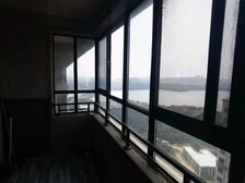 玉龙湖畔 湖景房 交通便利 有电梯 购物方便 南北通透