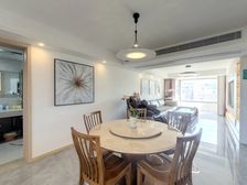 内环内复式4房,单价5万,精装修,看房方便