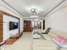 中层二楼 带固定车位 采光好 动静分离 停车方便 花园位置