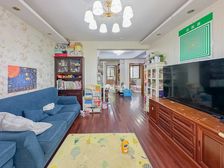 张江南 康桥地铁口 电梯两房带院子 超值性价比 建平秀沈部