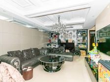 世博花园二期2010年房龄,顶楼复式有4个露台,10号线