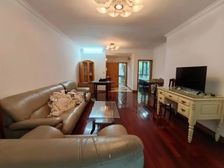 南北两房赠送带30平大院子 采光没影响 格局方正 小区安静