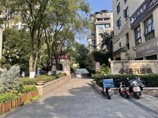 1.9 照母山洋房 出门公园近光环爱琴海 含家具家电拎包入住