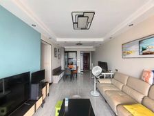 坐北朝南!侧看江!业主自装!随时可看价格可商量!带包包。