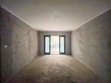 新上房源 带超大花园 轻轨站旁边 出行方便