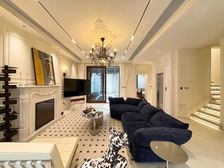 豪装700W 合院花园200平 公园大道上府 六房 980万